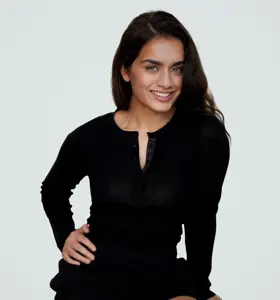 Sonia Eijken - Presentatrice, spreker en actrice met een sterke focus op mentale gezondheid diversiteit en communicatie die complexe thema’s helder en menselijk maakt.