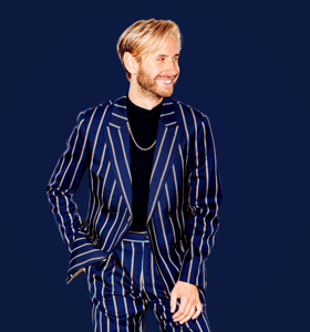 Daan Boom - Een veelzijdig programmamaker, muzikant en performer die elk event energie, humor en inspiratie geeft.