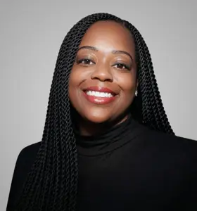 Rafaëla Ellensburg - Content engineer, oprichter en systeemdenker die organisaties laat zien hoe kennis, structuur en betekenis AI betrouwbaar en schaalbaar maken.