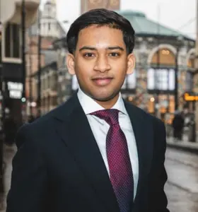Sharwin Ganga - Jonge bestuurder en spreker over verbinding, vertrouwen en maatschappelijke verandering.