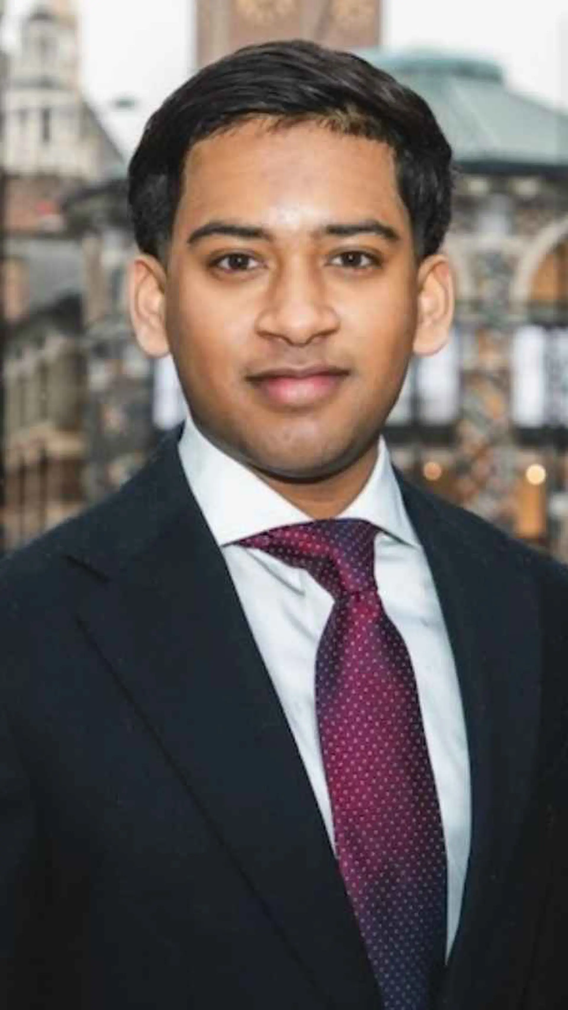 Sharwin Ganga - <p data-start="356" data-end="444">Jonge bestuurder en spreker over verbinding, vertrouwen en maatschappelijke verandering.</p>