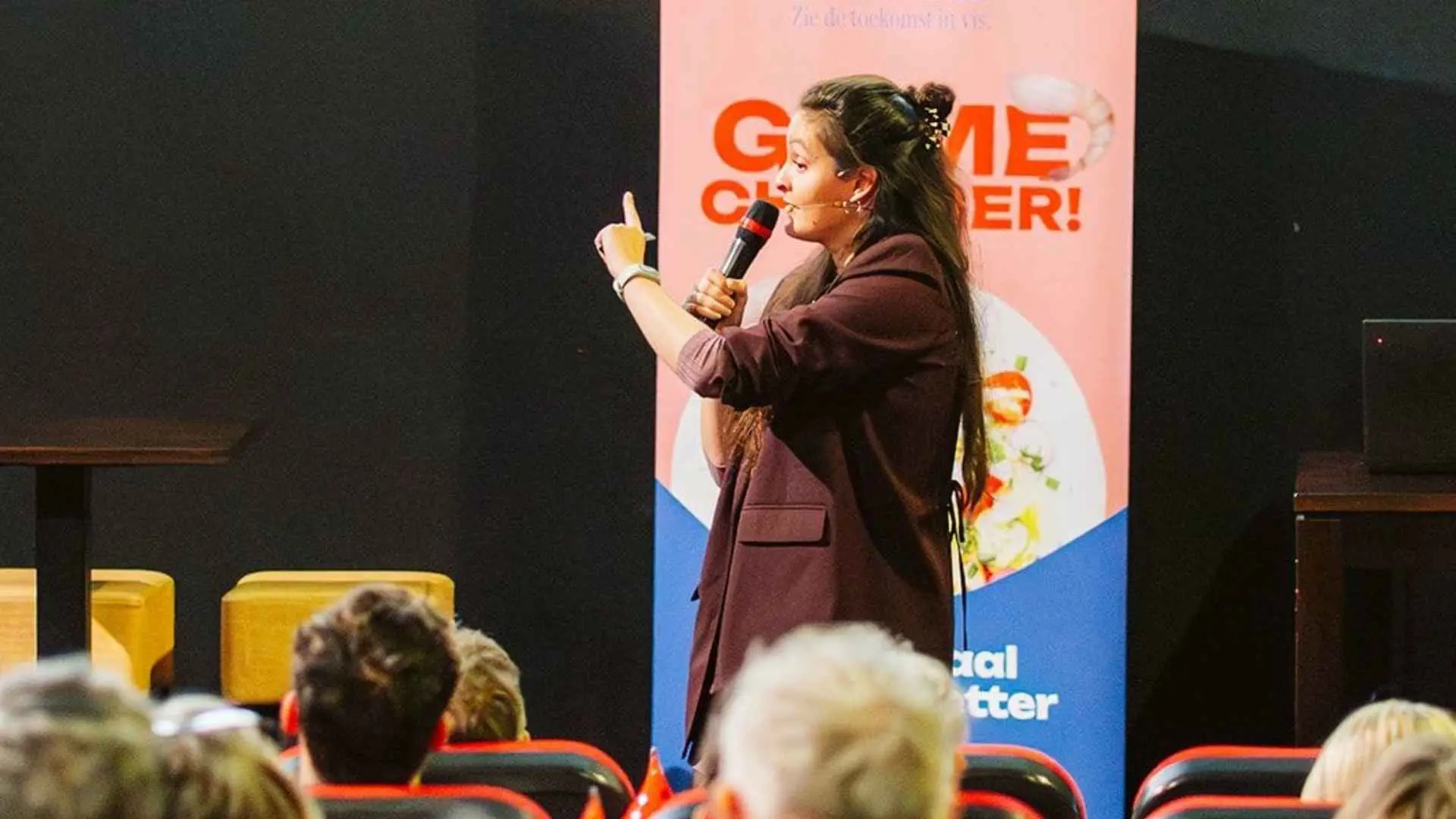 Talisa Ong - <p>Toekomstonderzoeker en strateeg die organisaties met scenario’s, trendonderzoek en verrassende perspectieven helpt om vandaag betere keuzes te maken.</p>