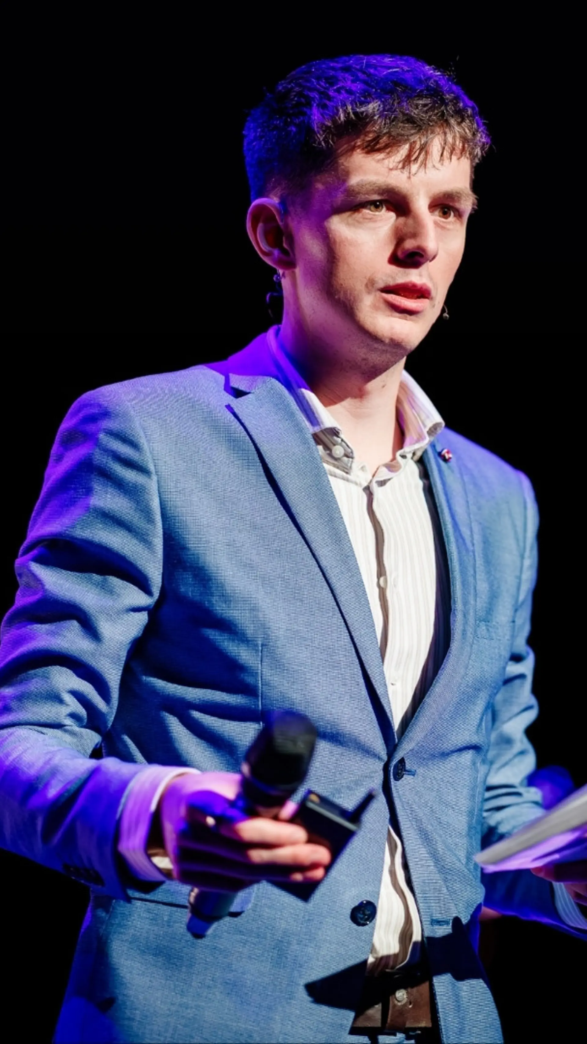 Wilmer Nieuwenhuyzen - <p data-start="401" data-end="539">Dagvoorzitter en programmamaker met een passie voor diversiteit, cultuur en duurzaamheid, die gesprekken verdiept en verbinding creëert.</p>