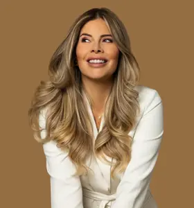 Stephanie Tency - Presentatrice, producent en auteur die openhartig spreekt over zelfacceptatie, mentale gezondheid en de impact van sociale media.