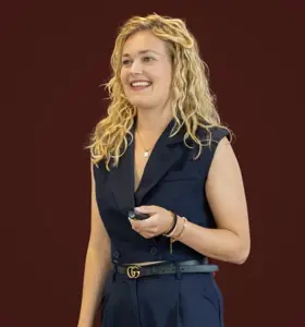 Montana van der Giesen - Expert in manifestatie en mindset helpt organisaties en teams om dromen te vertalen naar concrete doelen en blijvende persoonlijke groei